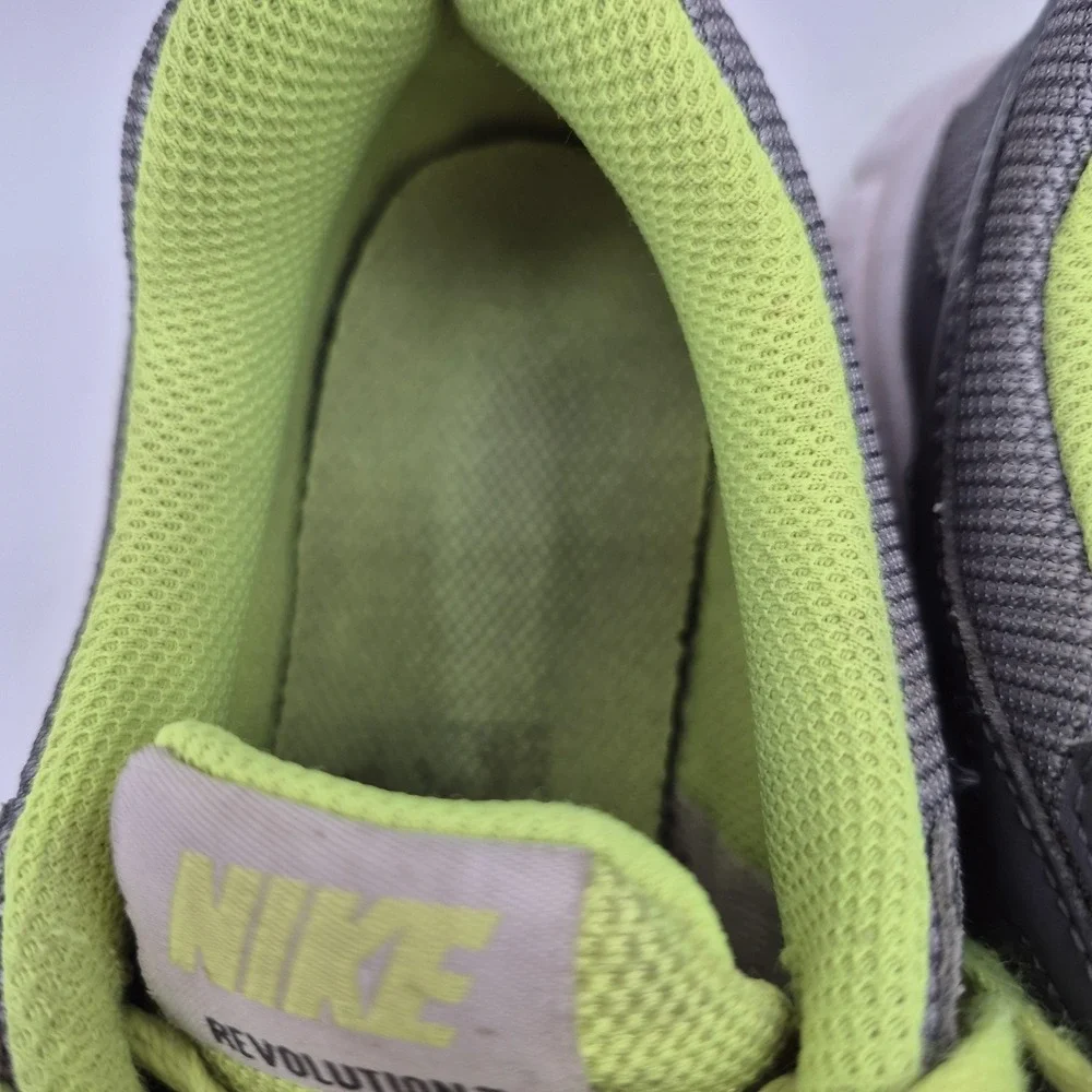 Nike Revolution 2 Shoes Youth Size‎ 4.5Y Gray Volt Running Sneakers 555082-019